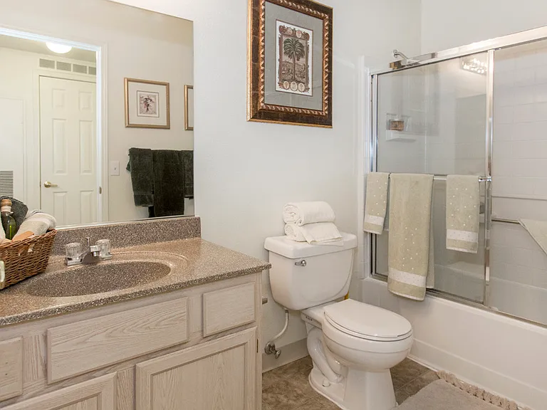 Diamond Sands Apartments — Photo 24