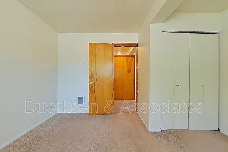 Building Photo 5