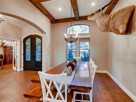 5th image of 252 Island Oaks Ln