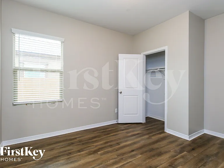 398 W Powell Dr — Photo 13