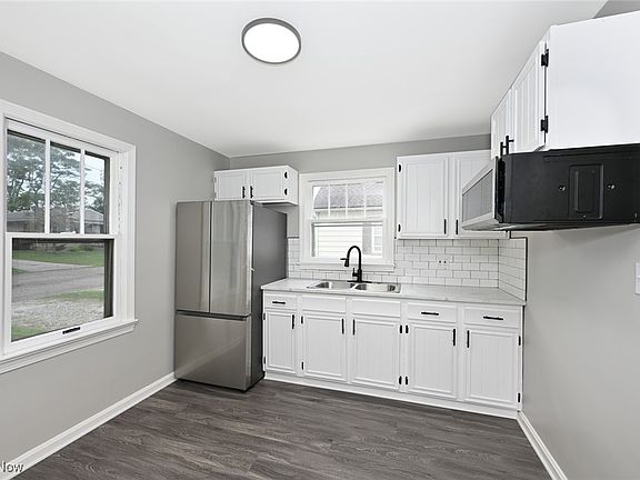 4th image of 631 Franklin Ave