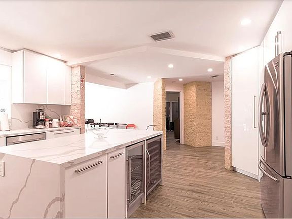 5th image of 3731 N 55th Ave