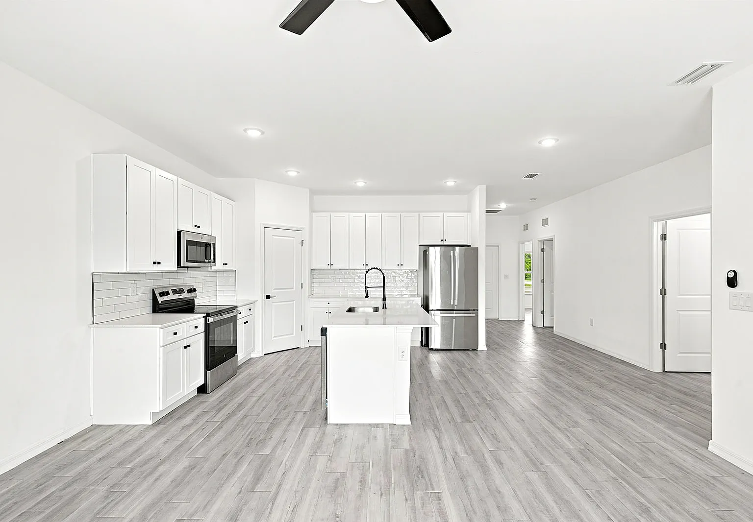 3 bed, 1300 sqft, $1,890 — Photo 4