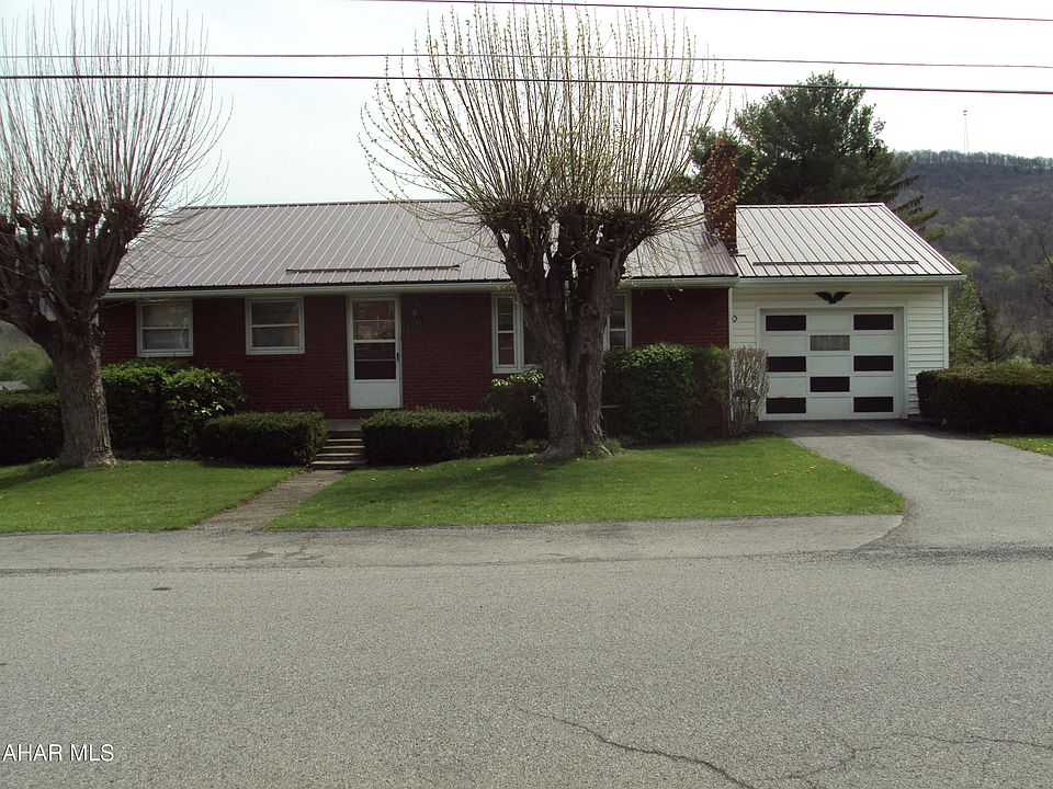 1st image of 221 Mount Pleasant St