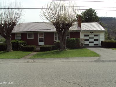 221 Mount Pleasant St, East Freedom, PA, 16637