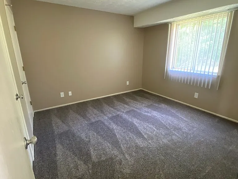 Southdale Square Apartments — Photo 40