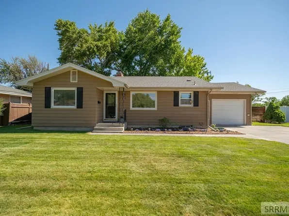1613 Raymond Dr, Idaho Falls, ID 83402