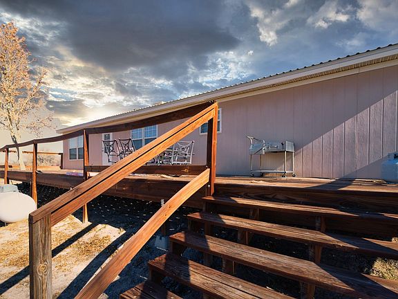 4th image of 4 Alamo Ln