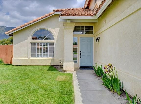 3rd image of 1487 Sarona Ct