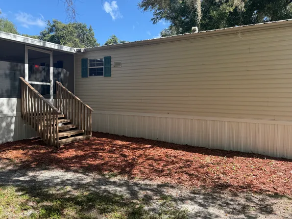 103 Diamond Lake Dr, Crescent City, FL 32112