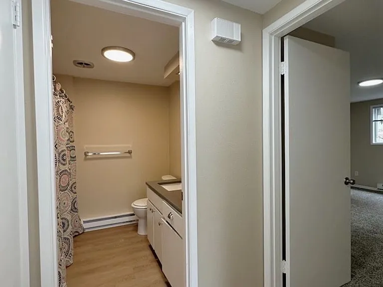 Roxclif Apartments — Photo 11