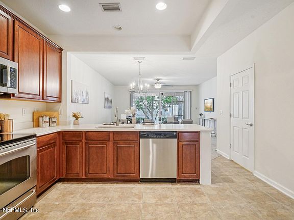 5th image of 4176 CROWNWOOD Drive