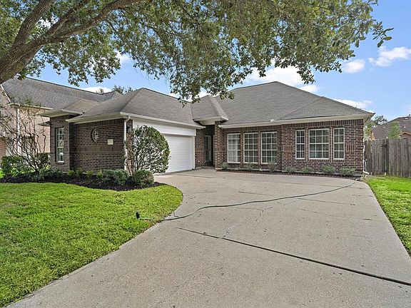 3rd image of 431 High Meadows Drive