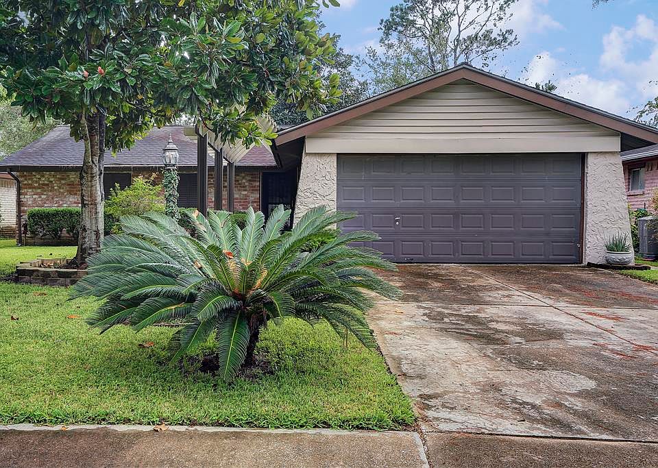 1st image of 16430 Barcelona Dr