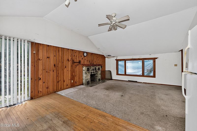 4th image of 14 Avenue A