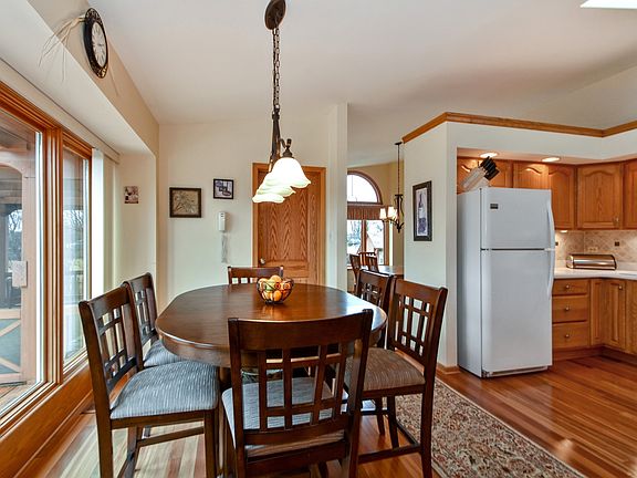 5th image of 10505 Bernice Dr