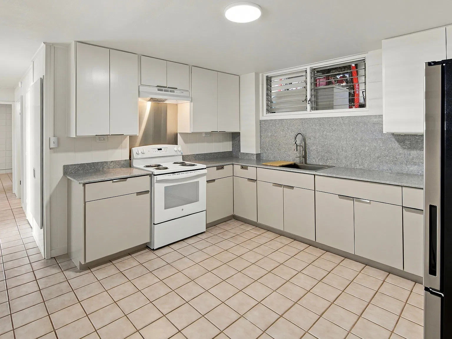 2 bed, 858 sqft, $3,000 — Photo 3