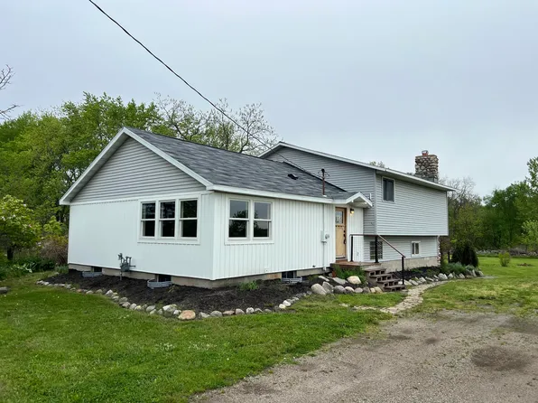 5365 Garfield St, Coopersville, MI 49404