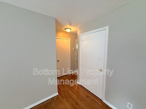5th image of 561 Blendwood Dr