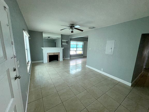 2nd image of 12315 NE 11th Ct