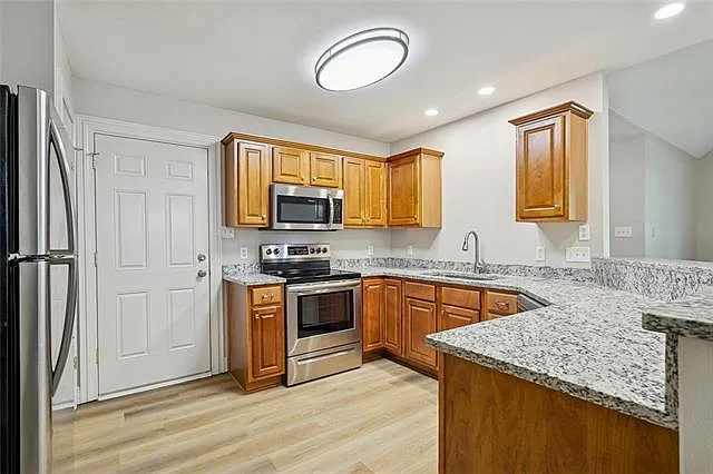 506 Northshore Ln — Photo 6