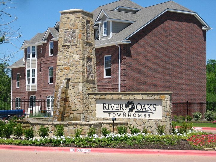 1st image of 305 Holleman Dr E APT 202