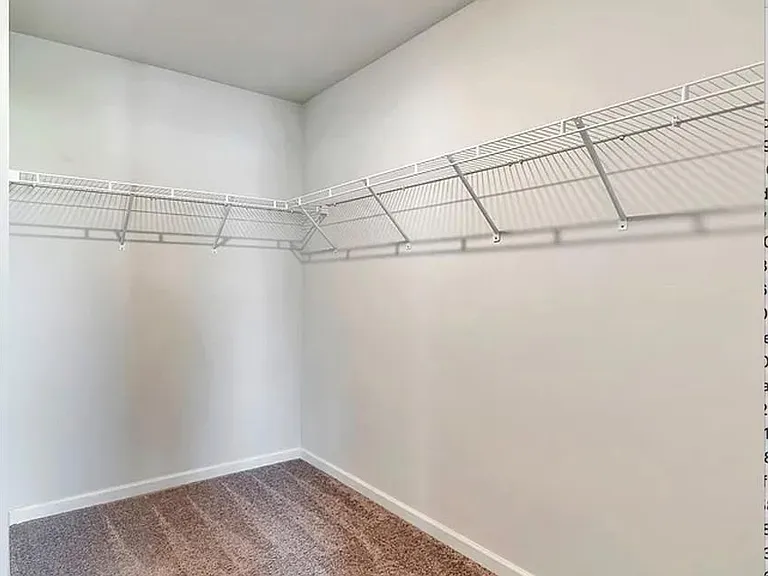 118 Briarwood Dr E — Photo 12