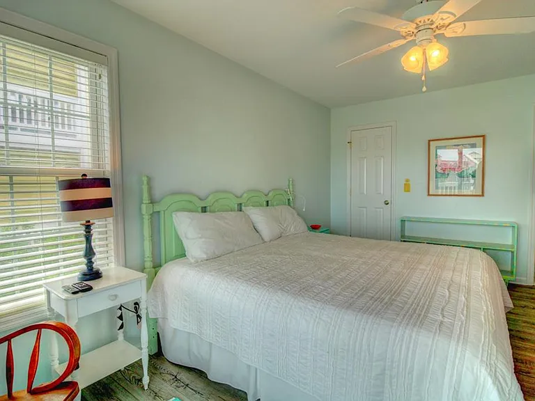1708 S Anderson Blvd — Photo 14