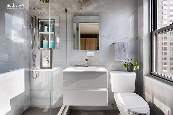 Sold by Sotheby's International Realty | media 11