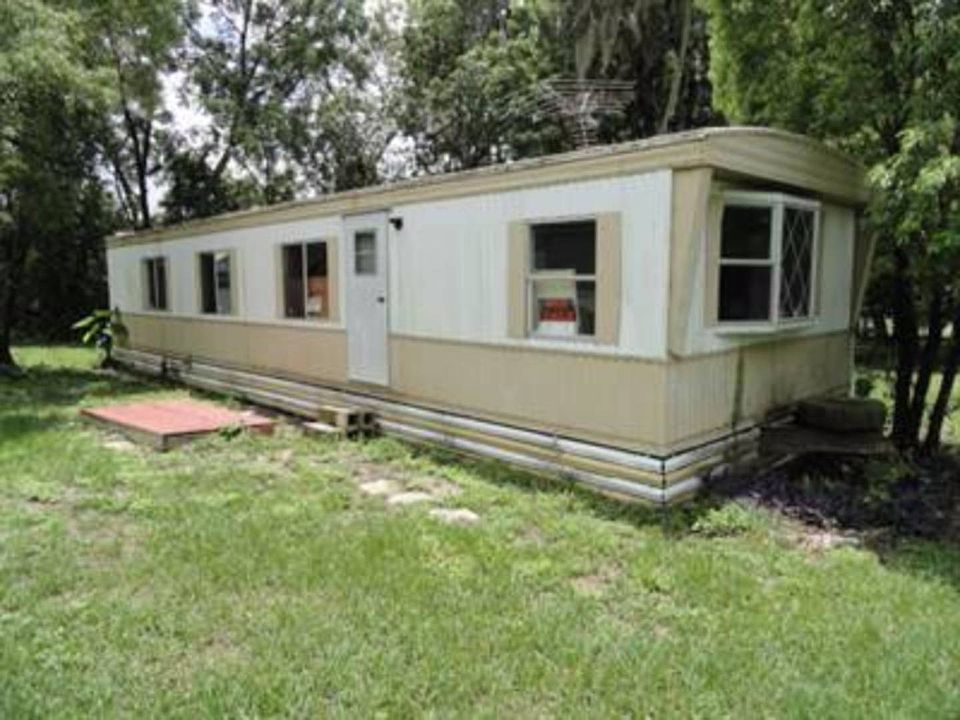 1st image of 36404 Laurel Ln
