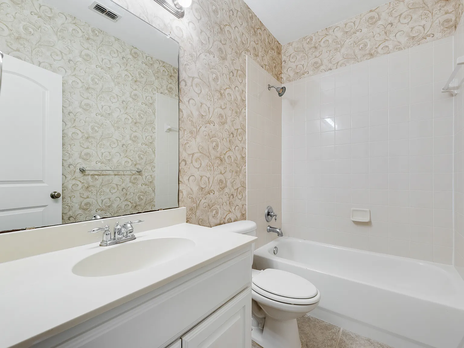 3 bed, 2.5 bath, 1818 sqft, $2,650 — Photo 4