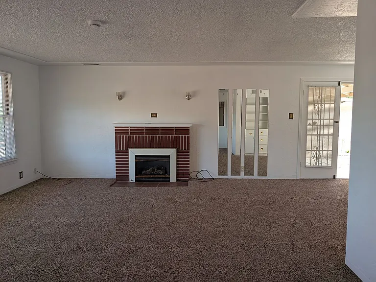 7262 S Cedar Ave — Photo 9