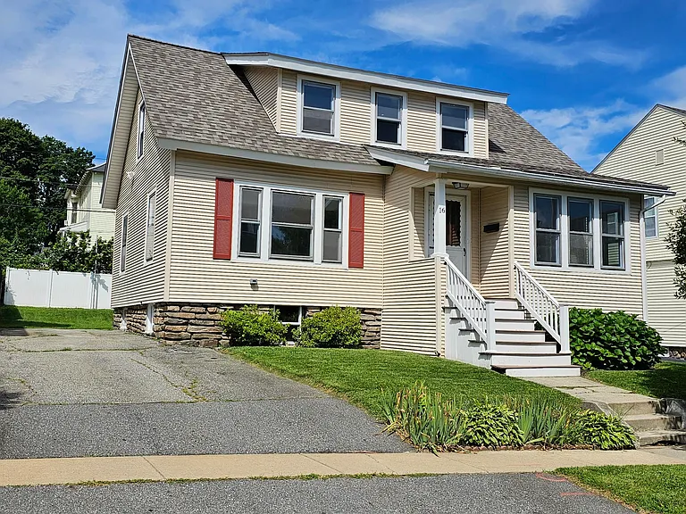 16 Rena St — Photo 1