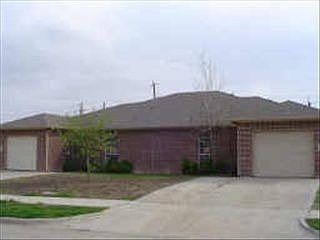 1st image of 935 Lake Dr