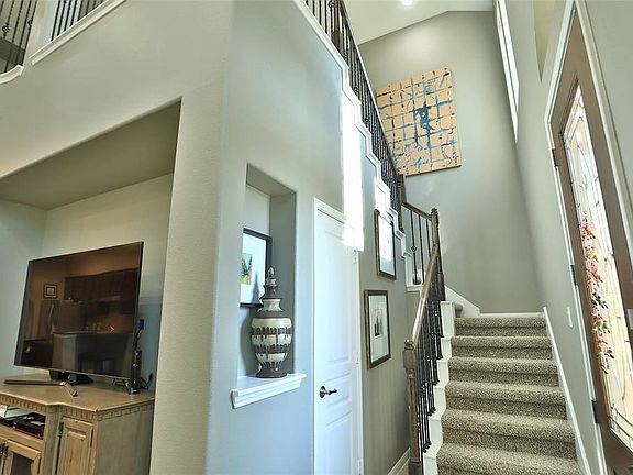 4th image of 9146 Sunlight Oak Ln