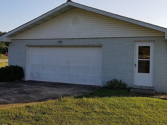 3rd image of 60 Massey Ln