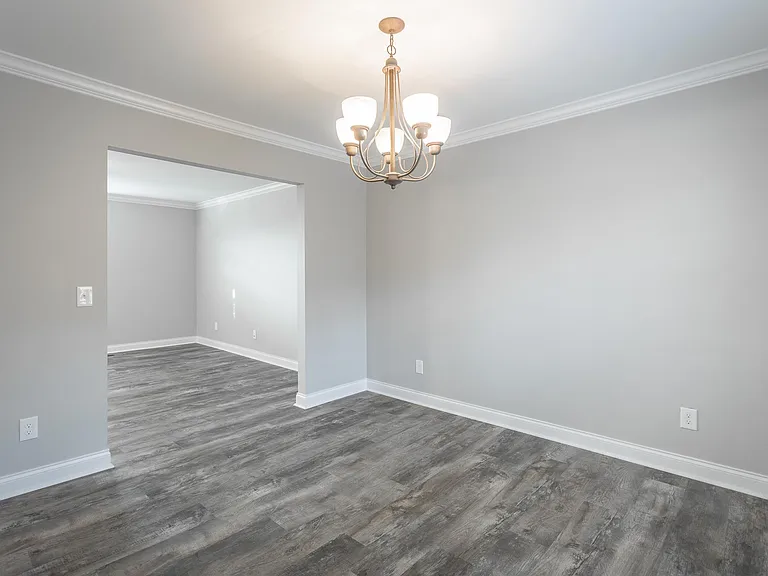 8214 Holly Crest Dr — Photo 7