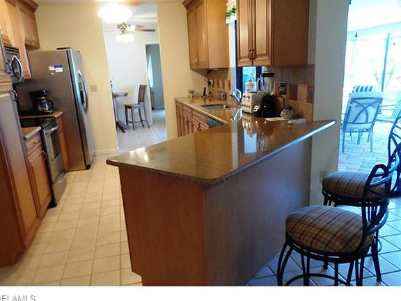 4th image of 1123 SE 16th St