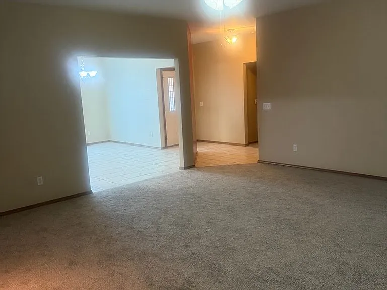 12513 SW 14th St — Photo 6