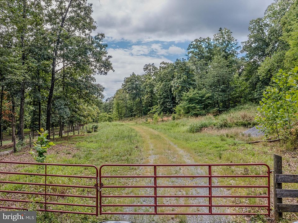 1st image of Copperhead Ln