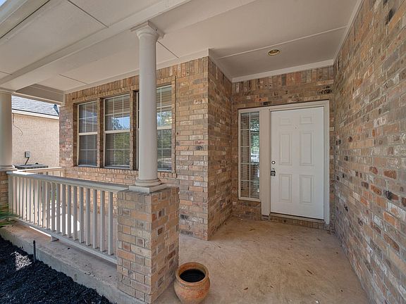 3rd image of 6036 Mesa Verde Cir
