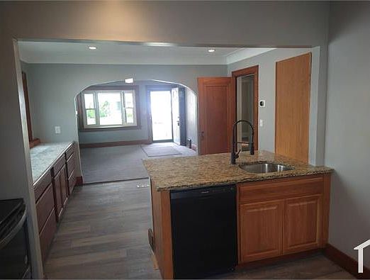 2nd image of 443 Pasadena Blvd
