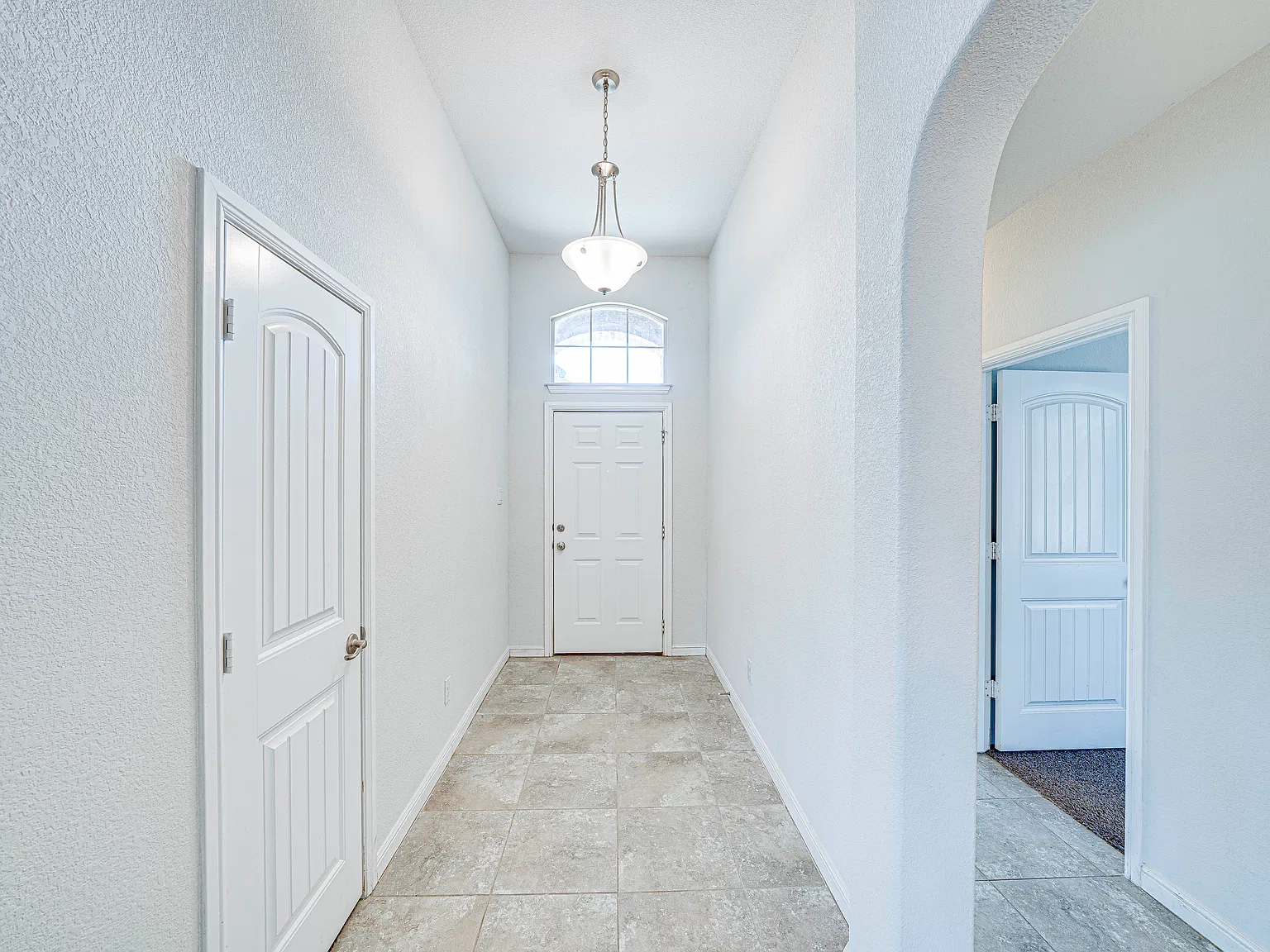 4 bed, 1809 sqft, $2,295 — Photo 2