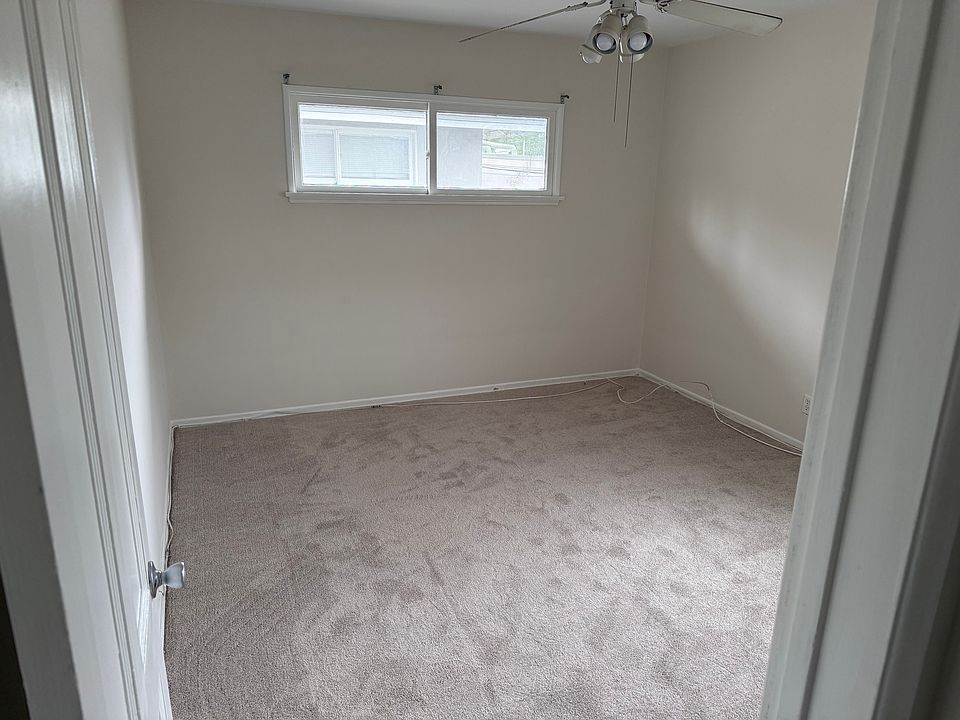 1st image of 16007 Victory Blvd