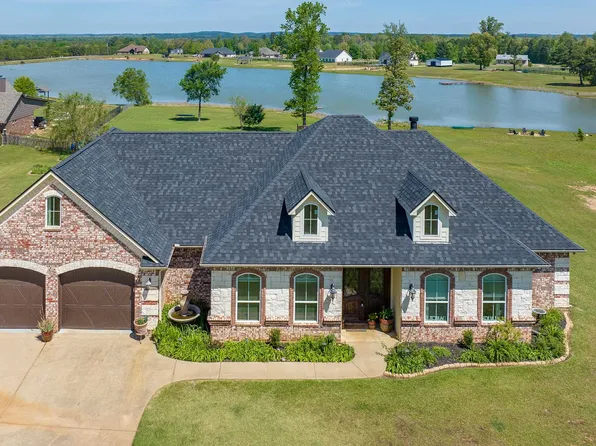 331 Deerfield Lake Cir, Hallsville, TX 75605
