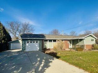 1440 N 16th St, Manitowoc, WI 54220