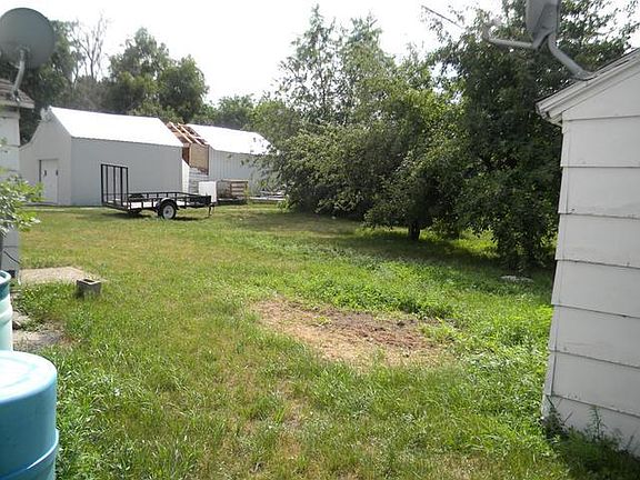 2nd image of 205 F Ave N