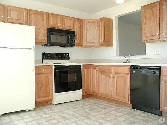 1835 Bradfield Dr — Photo 4