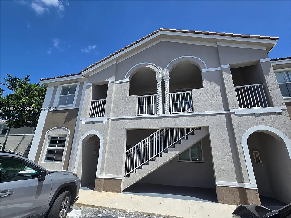 2637 SE 16th Ter #101