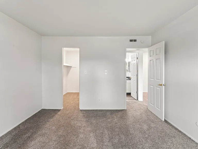 Apple Creek 1 BR 1 Ba